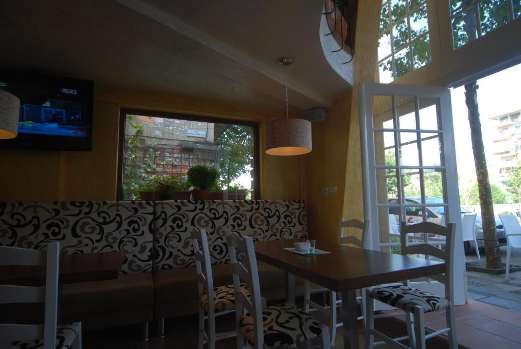Hotel Town House Tirana Exterior photo