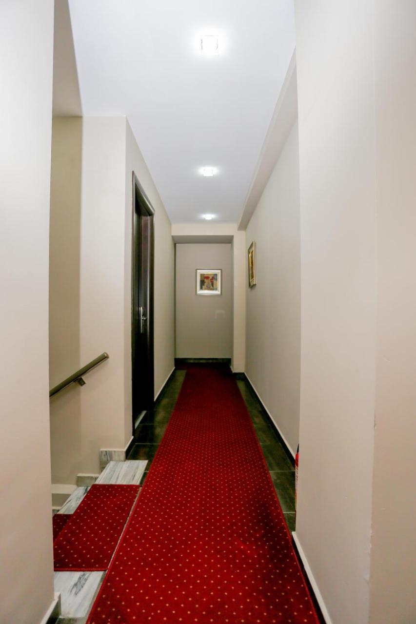 Hotel Town House Tirana Exterior photo